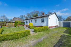 Wohnen auf einer Ebene: Großer Bungalow in ruhiger Lage von Lohe-Föhrden – Die vollständige Adresse der Immobilie erhältst du vom Anbieter., 24806 Lohe-Föhrden – Vorschaubild 3
