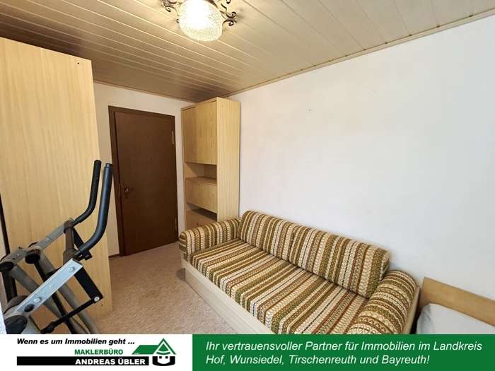 Immobilie in Tröstau - Ihr neues Zuhause auf dem Land - mit Gartenidylle und zwei Garagen - Bild 3