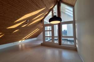 Helle 2-Zimmer Dachgeschosswohnung mit Balkon in Stuttgart-Vaihingen