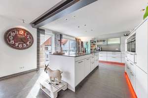 Neuwertiges & großzügiges Einfamilienhaus mit eigner Wellness-Oase und Platz für Ihre Autos! – Die vollständige Adresse der Immobilie erhältst du vom Anbieter., 85276 Pfaffenhofen an der Ilm – Vorschaubild 15