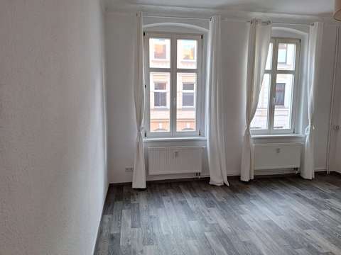 Neu sanierte 2Raum-Wohnung mit Option popular Einbauküche