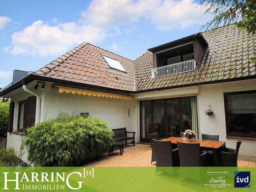 Immobilie in Großhansdorf - Wohnen mit Charme: Einfamilienhaus in kleiner Seitenstraße - Bild 0