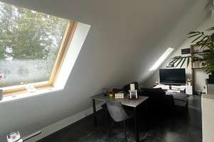 Ruhige und helle Dachgeschosswohnung mit besonderem Grundriss – Reinbeckstraße 18a, 70565 Rohr, Stuttgart – Vorschaubild 3