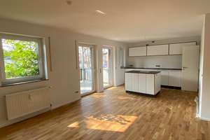 Erstbezug nach Sanierung mit neuer Kochinsel und Balkon: attraktive 3-Zimmer-Wohnung