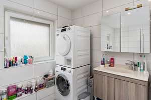 Bremen - Gröpelingen | Modernisiertes Reihenhaus mit riesigem Platzangebot und 2 Garagen – Die vollständige Adresse der Immobilie erhältst du vom Anbieter., 28237 Lindenhof, Bremen – Vorschaubild 14