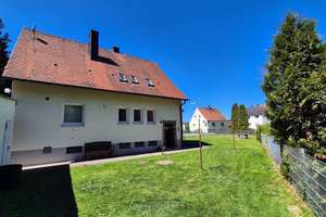 Natur pur&Renditechance:Gepflegtes EFH mit Einliegerwohnung  am Waldrand – Provisionsfrei! 