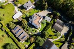 Exklusive Villa in Saalfeld | Schwimmbad | Sauna | Dachterrasse – Tiefer Weg 24, 7318 Saalfeld/Saale – Vorschaubild 2