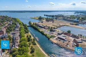 Frisch renovierte 3,5-Zimmer-Altbauwohnung mit herrlichem Weitblick über den Nord-Ostsee-Kanal