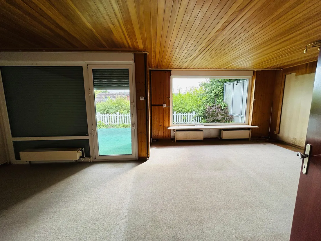 Idyllisch wohnen... Ihr Bungalow in grüner Ruhelage von Salzgitter- Bad – Wohnzimmer