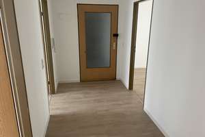 Helle 3-Zimmer-Wohnung mit Dachterrasse in zentraler Lage von Singen – Schwarzwaldstr. 3, 78224 Singen (Hohentwiel) – Vorschaubild 2