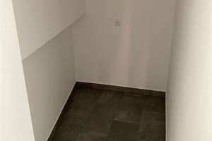 Großzügige 2-Zimmerwohnung mit Vinylbelag, Balkon, Wanne und Dusche! Vormieter verkauft EBK – Humboldtstraße 5, 9130 Sonnenberg, Chemnitz – Vorschaubild 11