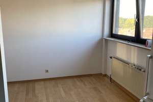 Modernes Wohnen über Durlach – 3,5 Zi., 82 m² · Aufzug · Parkett · Fußbodenheizung/Bad · Tiefgarage – An der Fayence 5, 76227 Durlach, Karlsruhe – Vorschaubild 10