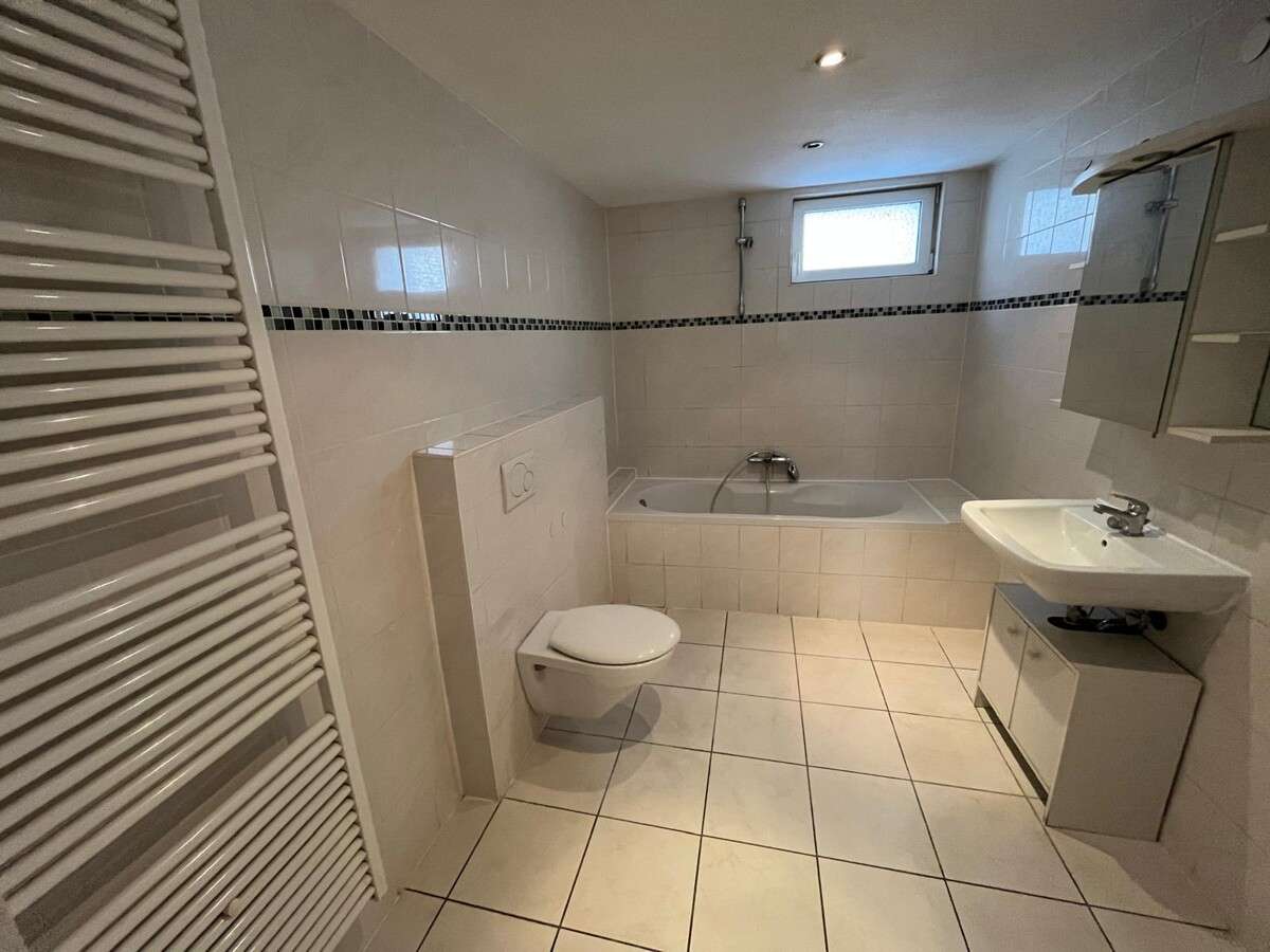 Immobilie in Worms - Voll vermietetes Zweifamilienhaus in Hochheim  - kann auch zum EFH zurück gebaut werden - Bild 5