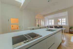 Herzogpark/Bogenhausen: 4-Zimmer-Wohnung mit Dachterrasse, Balkon und Garten – Kolbergerstr 18, 81679 Herzogpark, München – Vorschaubild 8