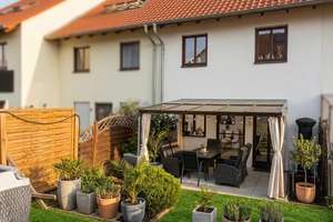Familienfreundliches Reihenmittelhaus mit großzügigem Wohnkonzept, Garten und Stellplatz – Die vollständige Adresse der Immobilie erhältst du vom Anbieter., 6198 Salzmünde – Vorschaubild 2