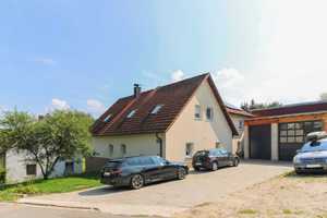 Zweifamilienhaus mit Einliegerwohnung, Gewerbehalle, Garagen, Werkstatt und Garten in ruhiger Lage – Regensburg (Kreis) – Vorschaubild 1