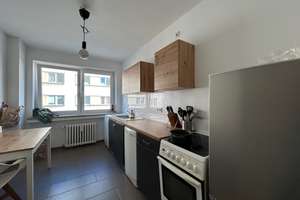 Helle 3-Zimmer-Wohnung mit Einbauküche in Uni-Nähe *WG-geeignet*