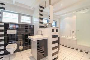 Architektur, Ruhe und Nachhaltigkeit: Sofort bezugsfreies Zuhause nahe Bielefeld – Die vollständige Adresse der Immobilie erhältst du vom Anbieter., 33824 Werther (Westfalen) – Vorschaubild 7
