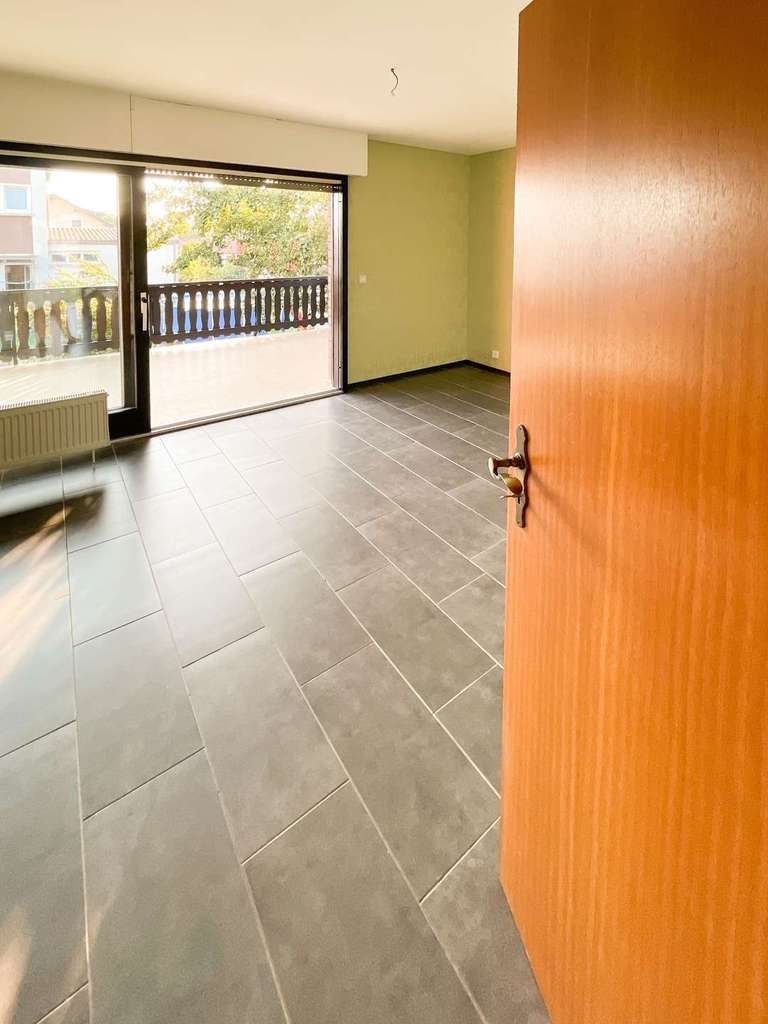 Immobilie in Biebesheim - Freistehendes Einfamilienhaus in ruhiger zweiter Reihe mit Garten und Perspektive - Bild 3