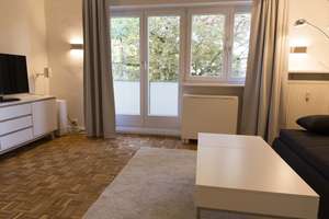 Sehr schöne möblierte 1 Zi-Wohnung mit Balkon in HH-Winterhude