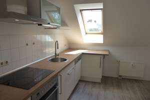 Kochen Sie gleich was Leckeres! - Schöne 2-Raum mit EBK im DG in ruhiger Lage