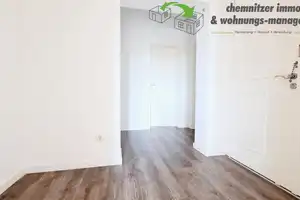 Sonnige 3-Raum-Wohnung mit Abstellraum & Süd-Balkon mit exklusivem Ausblick – Albrechtstraße 4, 9130 Chemnitz – Vorschaubild 2