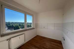 Geräumige Familienwohnung mit Balkon und besten Ausblick | EBK auf anfrage dazu – Moseler Straße 8, 8058 Pölbitz, Zwickau – Vorschaubild 9