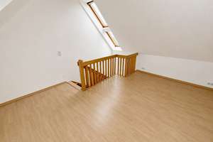 Lichtdurchflutete Maisonette-Dachgeschosswohnung mit Balkon in Magdeburg-Ottersleben – Halberstädter Chaussee 123 a, 39116 Ottersleben, Magdeburg – Vorschaubild 2