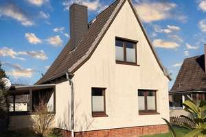 Charmantes Einfamilienhaus mit großem Garten und Sauna auf Erbbaugrundstück