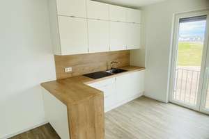 Moderne 3 Zimmer-Wohnung mit großer Loggia, Einbauküche und Tiefgaragenplatz in Wob-Wendschott! – Alte Schulstr. 31 C, 38448 Wendschott, Wolfsburg – Vorschaubild 5