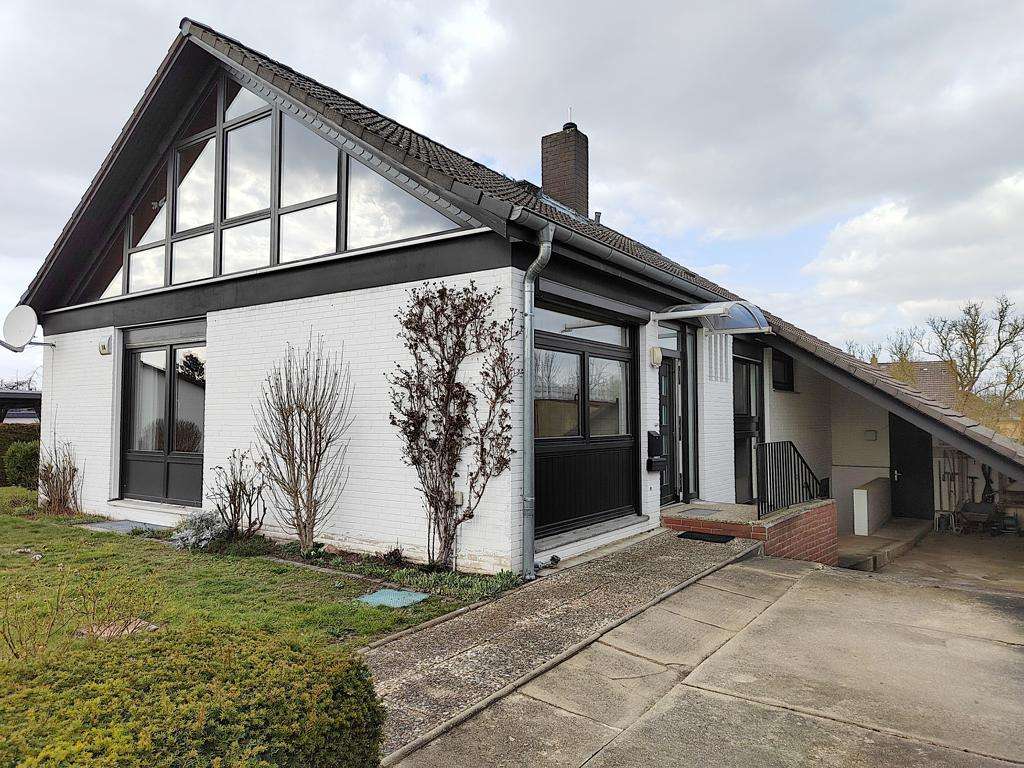 Immobilie in Wustrow - Einfamilienhaus mit Carport in ruhiger Wohngegend von Wustrow - Bild 0