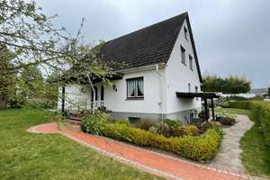 Großzügig & gepflegt – Familienhaus mit Garten, Sauna, Keller und viel Platz zum Entspannen – Die vollständige Adresse der Immobilie erhältst du vom Anbieter., 23911 Schmilau – Vorschaubild 2