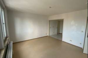 Gute Anbindung an den ÖPNV - Ideal für Schüler, Studenten, etc. – Rothenburger Str. 204, 90439 Sündersbühl, Nürnberg – Vorschaubild 1