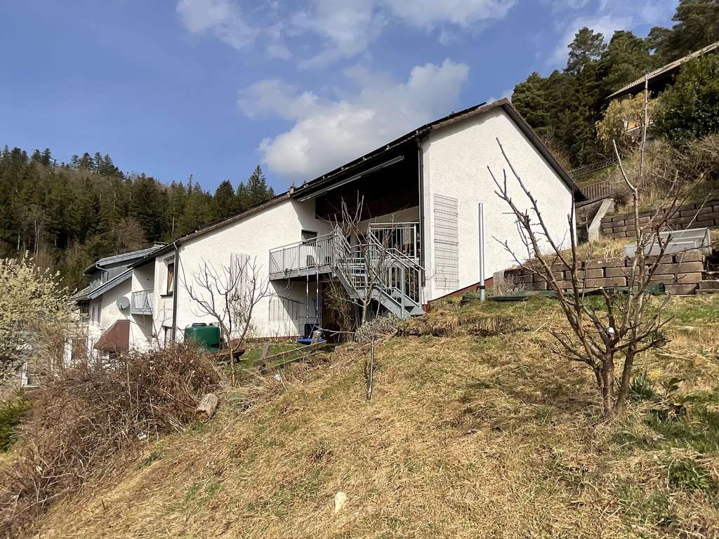 Immobilie in Schonach im Schwarzwald - Wohnen mit Weitblick – Einfamilienhaus in sonniger Lage von Schonach! - Bild 1