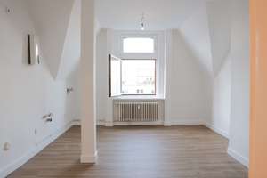 Gemütliche 2-Zimmer Dachgeschoss-Wohnung im Malerkiez in Friedenau