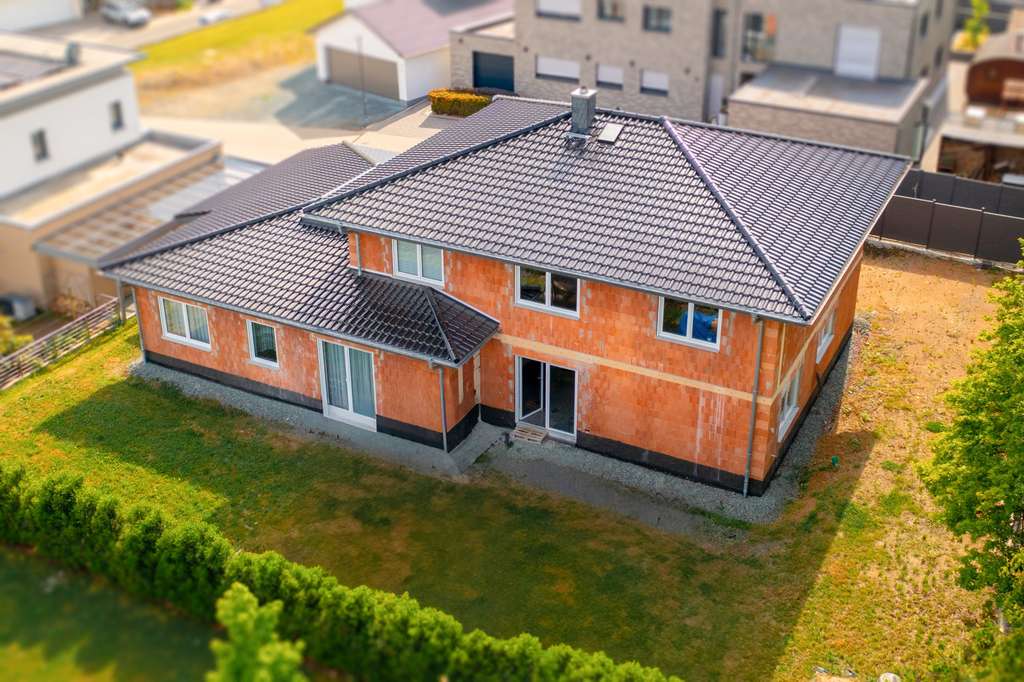 Haus sucht glückliche Familie