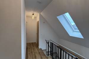 Hochwertige 4,5-Zimmer-Maisonettewohnung mit moderner Ausstattung in Hamburg-Eidelstedt – Pinneberger Chaussee 33a, 22523 Eidelstedt, Hamburg – Vorschaubild 18