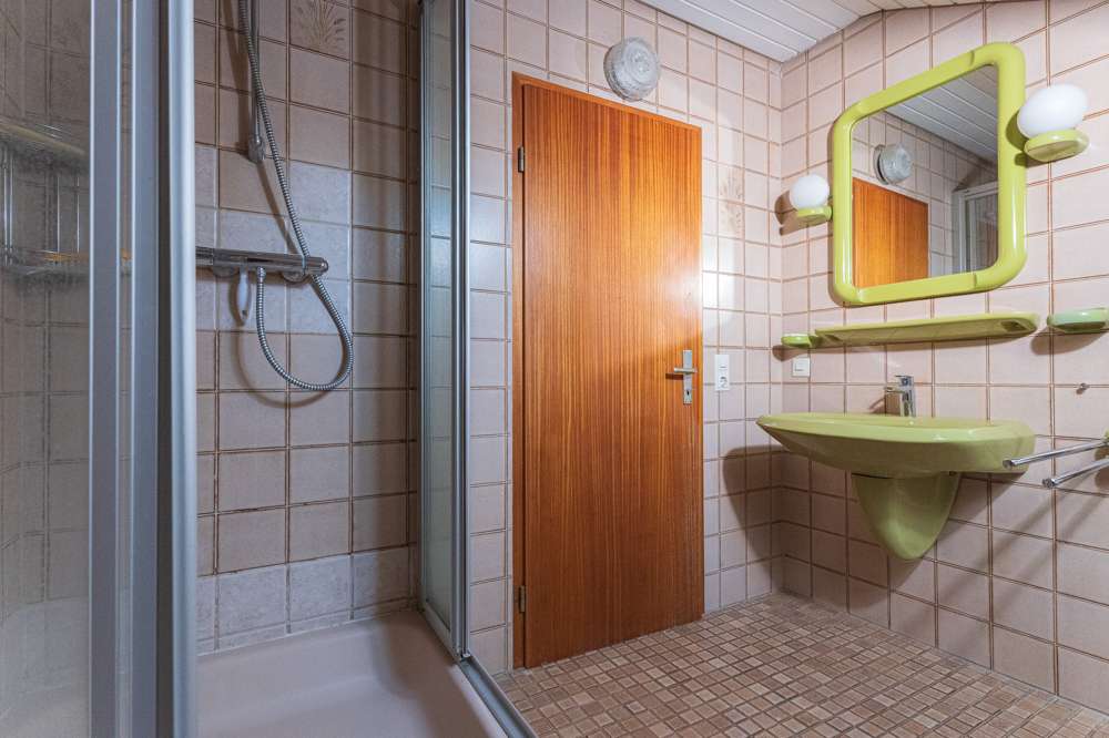 Immobilie in Appenweier - Ein Zuhause für Generationen! Solides Ein- / Zweifamilienhaus mit großer Terrasse - Bild 7