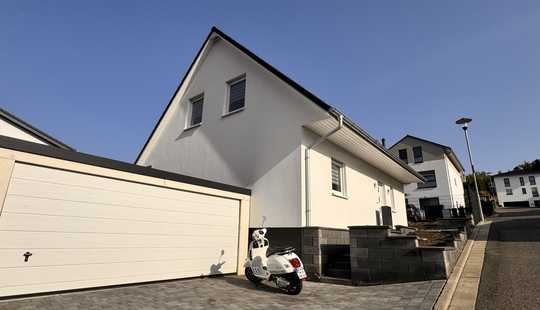 Bild von WENIGE JAHRE JUNGES KFW 55 (KLASSE A) - EINFAMILIENHAUS MIT DOPPELGARAGE - NÄHE KURPARK