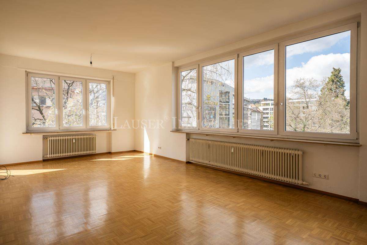 Lichtdurchflutete Drei-Zimmer-Citywohnung mit Balkon am Berliner Platz - Foto 1