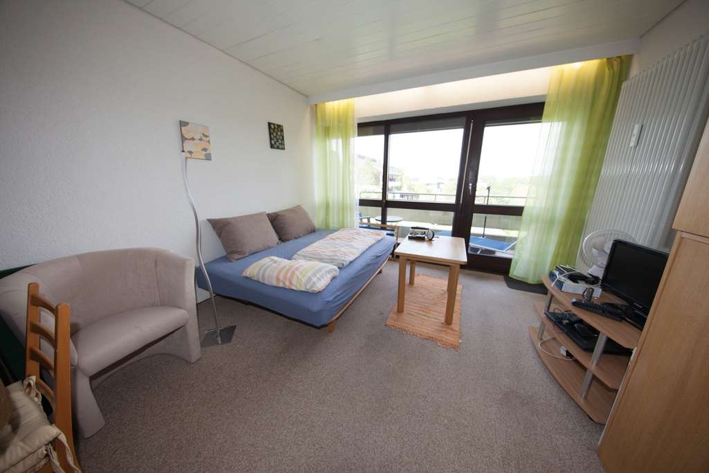 Immobilie in Bad Rodach - Sonniges 1-Zimmer Appartement! Großzügiger Westbalkon mit herrlichem Blick! Gut vermietet! - Bild 2