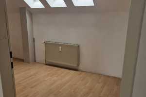Gepflegte Dachgeschosswohnung in einem Wohn-/Geschäftshaus – Neumarkt 4-6, 47119 Duisburg – Vorschaubild 5