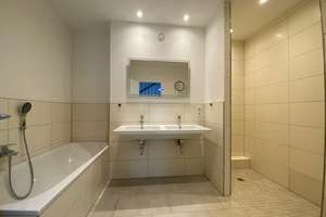 modern 4 BR townhouse, floor heating, AC, terrace - 2 miles to Clay – Die vollständige Adresse der Immobilie erhältst du vom Anbieter., 65205 Erbenheim, Wiesbaden – Vorschaubild 14