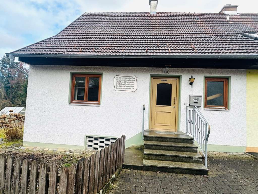 Immobilie in Weißensberg - ***Großes Grundstück, idyllische Lage***: 
Doppelhaushälfte mit Potenzial! - Bild 2