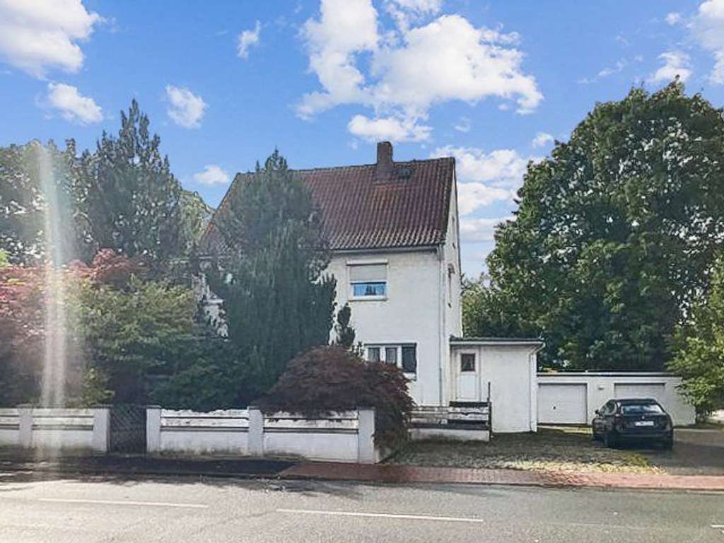 Immobilie in Bassum - Kernsanierung oder Neuprojektierung! Vollunterkellertes Wohn- und Geschäftshaus im Herzen von Bassum - Bild 1