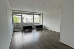Schöne 2 Zimmer Wohnung mit 2 Balkonen und EBK – Tersteegenstr. 61, 40474 Düsseldorf – Vorschaubild 1