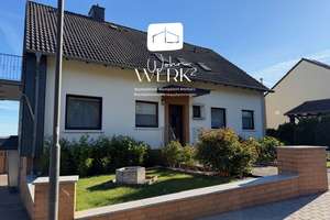 Großzügiges Einfamilienhaus mit optionaler Zweifamiliennutzung in ruhiger Wohnlage