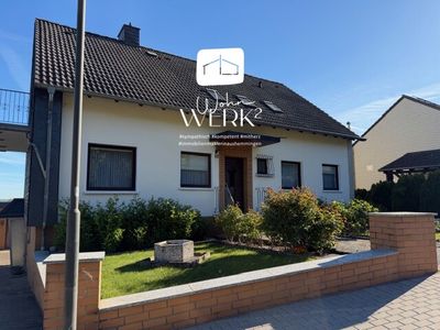 Großzügiges Einfamilienhaus mit optionaler Zweifamiliennutzung in ruhiger Wohnlage
