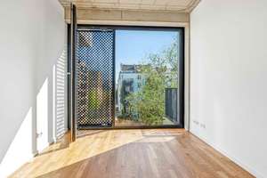 Architektur-Highlight am Mauerstreifen: Balkone, Sichtbeton, Privatsphäre & Weitblick – Die vollständige Adresse der Immobilie erhältst du vom Anbieter., 10435 Mitte (Ortsteil), Berlin – Vorschaubild 29