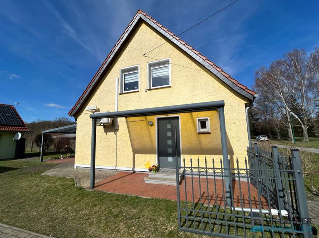 Immobilie in Plattenburg - Stilvoll modernisierte Doppelhaushälfte am Ortsrand mit viel Platz im Grünen - Bild 1